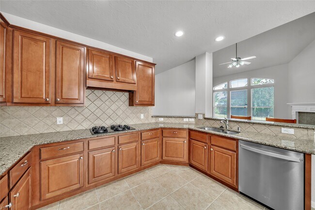 Building Photo - 17426 Memorial Blossom Dr