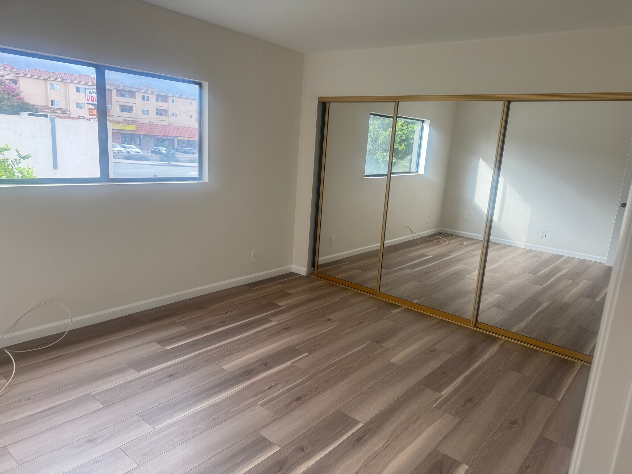 Building Photo - 361 E Santa Anita Ave