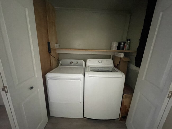 Building Photo - 2422 Stafford St