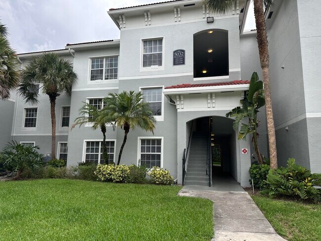 Primary Photo - 5032 Lantana Rd
