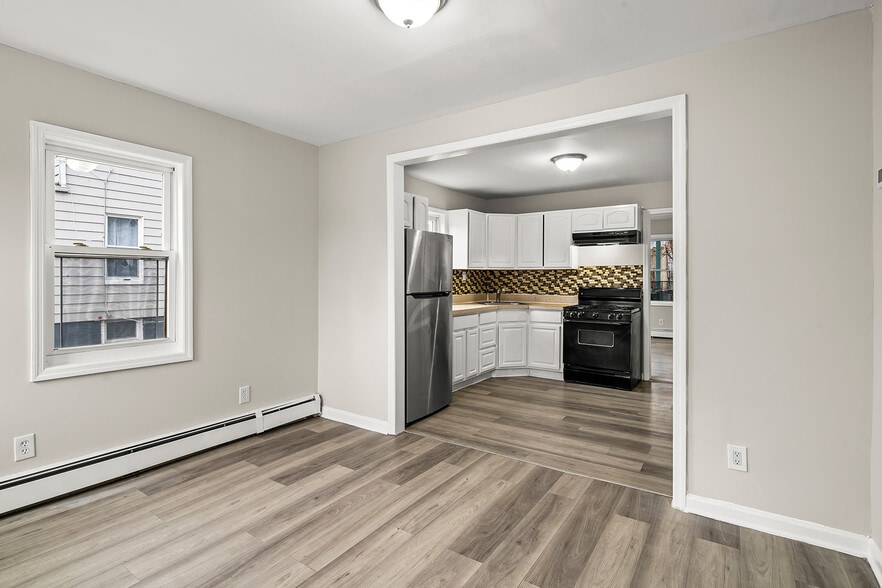 Building Photo - 390 S 19th St