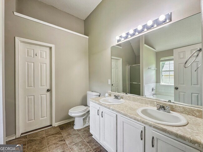 Building Photo - 1017 Maris Ln