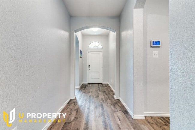 Building Photo - Exceptional 1-Story Home in a Peaceful Com...