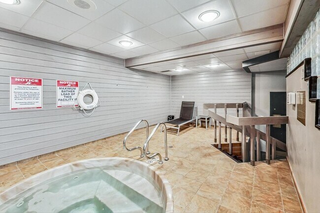 Building Photo - 10 E Ontario St