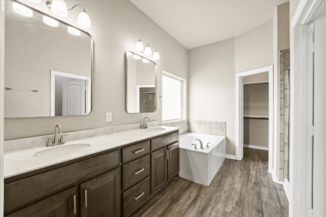 Building Photo - 3813 Gennaker Dr