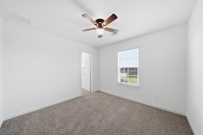 Building Photo - 31638 Featherstone Trl