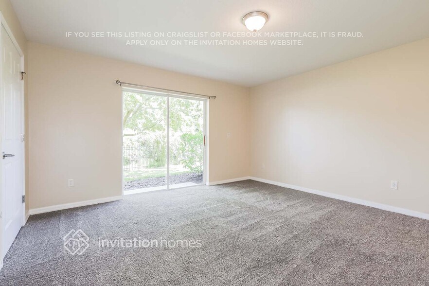 Building Photo - 2561 Lexington Oak Dr