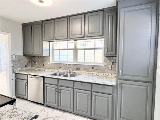 Building Photo - 202 N Riverside Dr