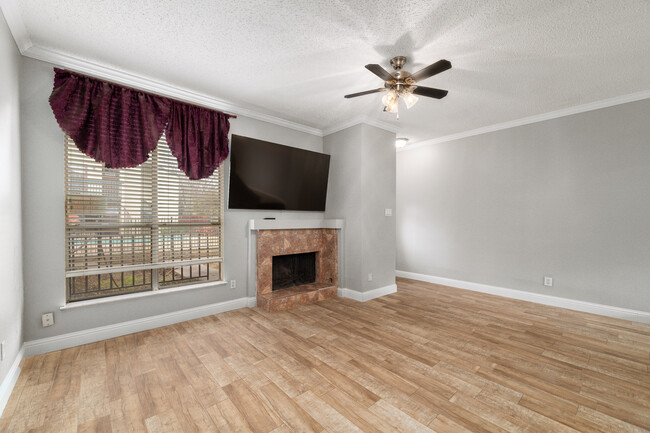 Building Photo - 7145 Fair Oaks Ave