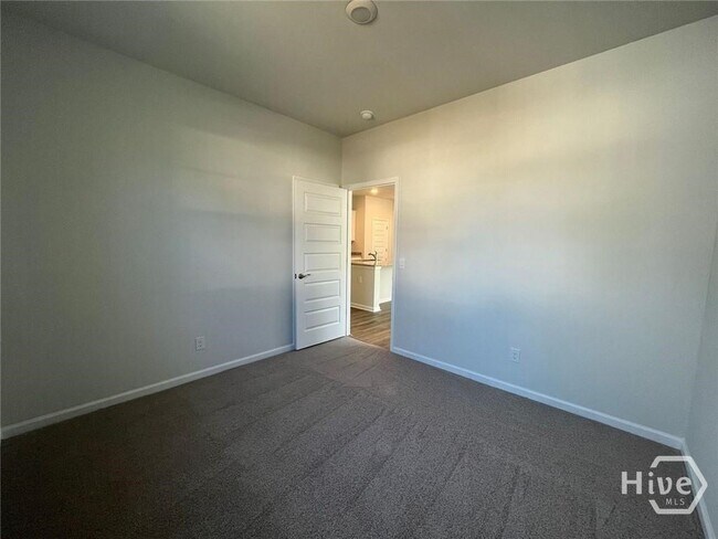 Building Photo - 143 Holloway Hl