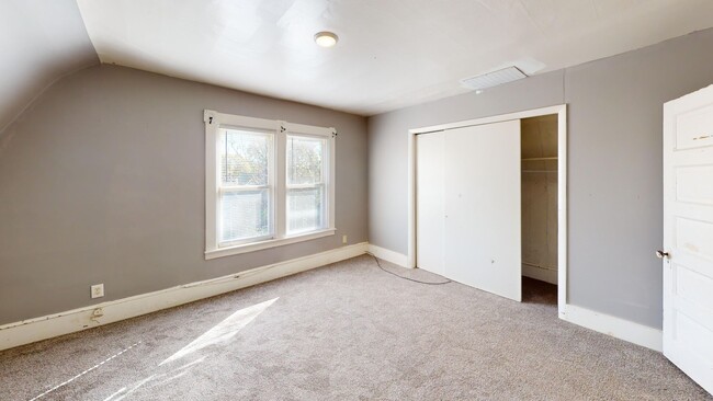 Building Photo - 4 Bed 2 Bath Single Family Home for Rent in Butler, PA