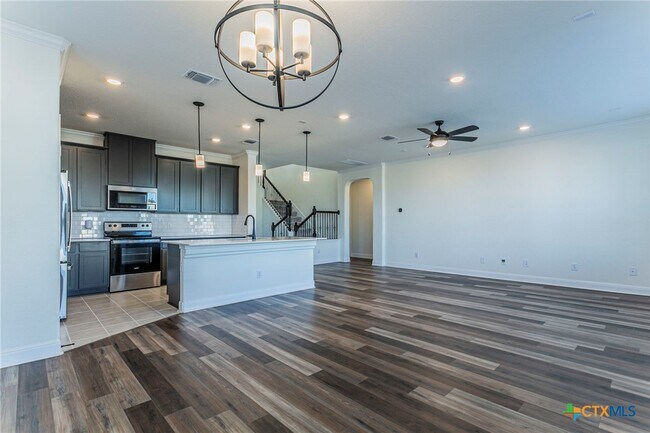 Building Photo - 1304 Long Crk Ln