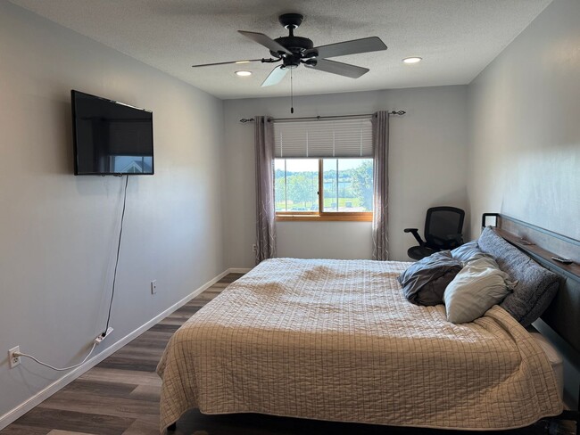 Building Photo - Two Bedroom Townhouse W/ Views Of Rice Lak...