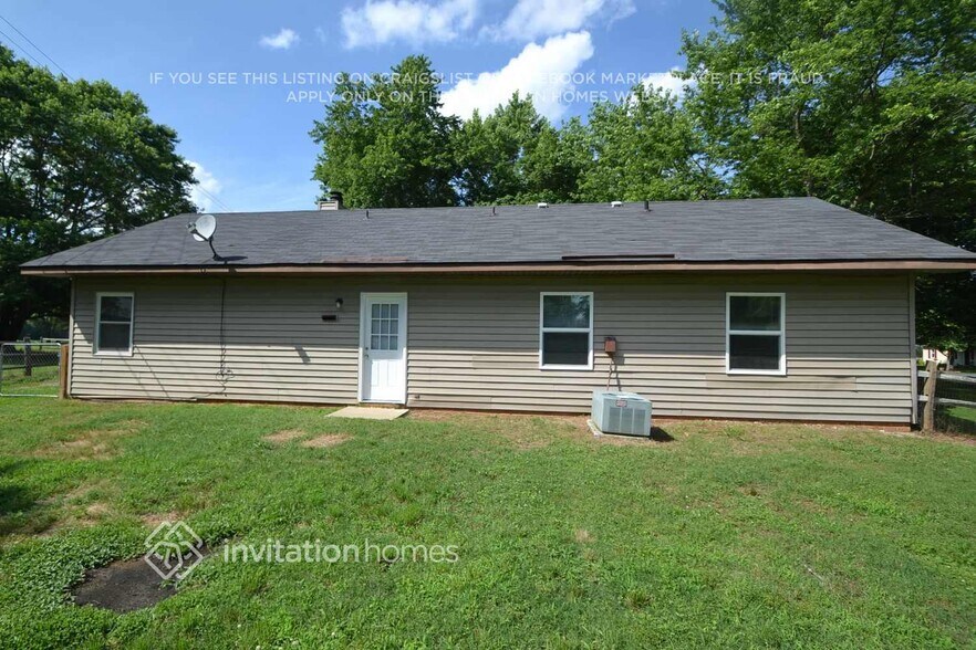 Building Photo - 7001 Fieldlark Ln