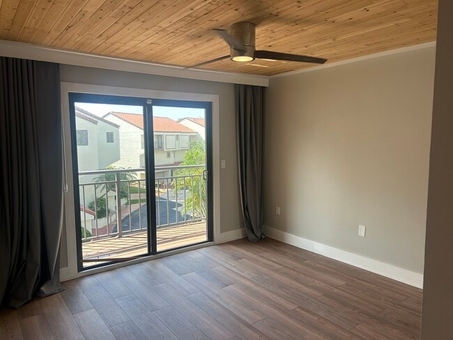 Building Photo - 240 Windward Passage