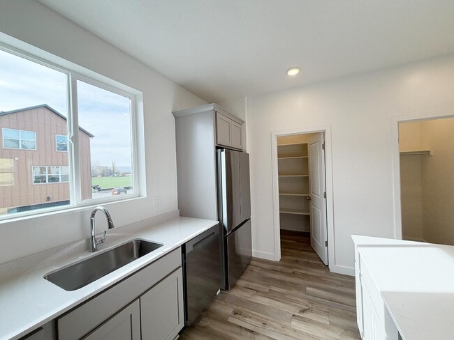 Building Photo - 496 S 1140 W