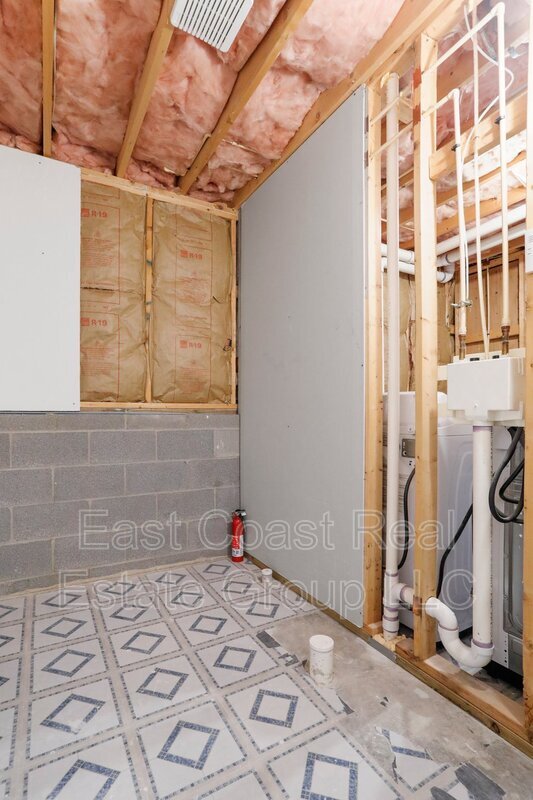 Building Photo - 339 Clifford Dr
