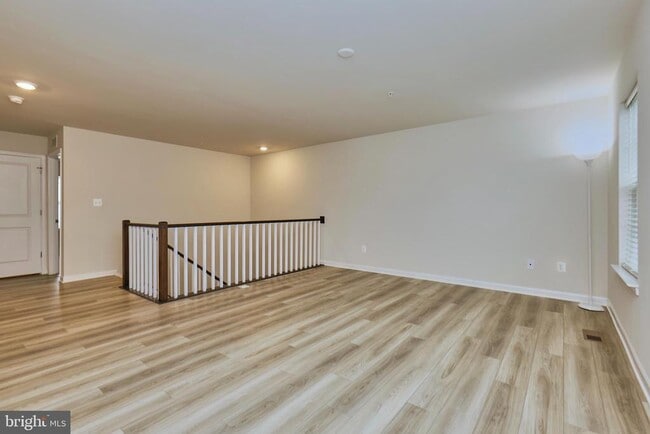 Building Photo - 1006 Shenandoah View Pkwy