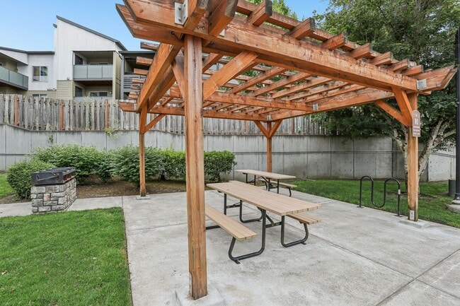 Building Photo - Dual-Suite 2BR/2.5BA Townhome-Style Condo — Gas Fireplace, Balcony & Attached Garage | Heron Cree...