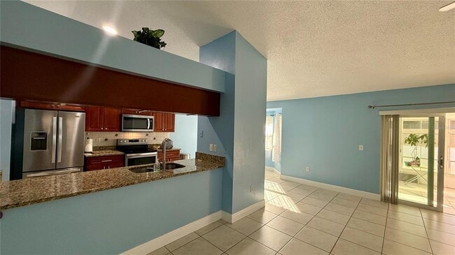 Building Photo - 2482 Quail Run Blvd N