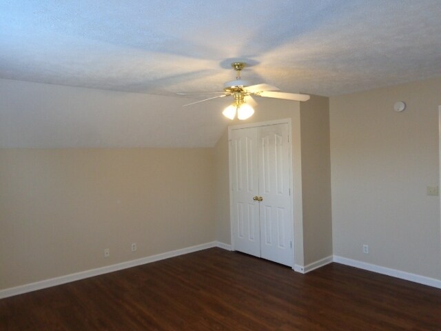 Building Photo - 2836 Islington Dr