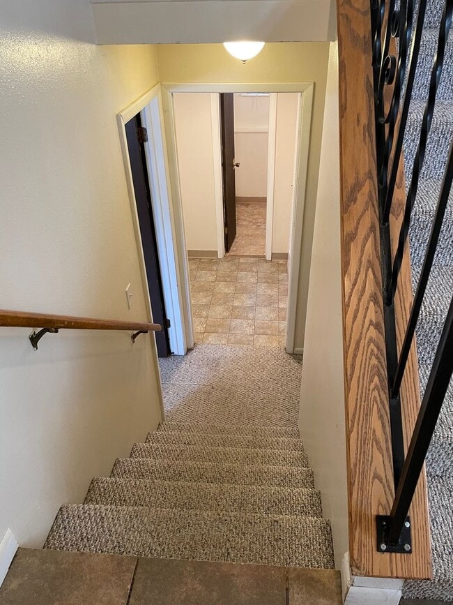 Building Photo - STUDENTS WELCOME! 3 Bed 1.5 Bath Home in great location West Ft Collins w/ Garage and Fenced Yard