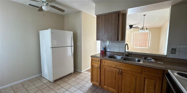 Building Photo - 12329 Park Blvd