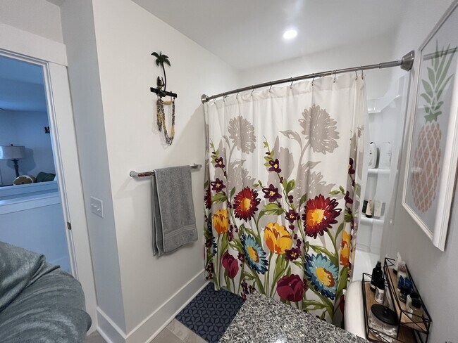 Building Photo - 16 Old Stoney Ln