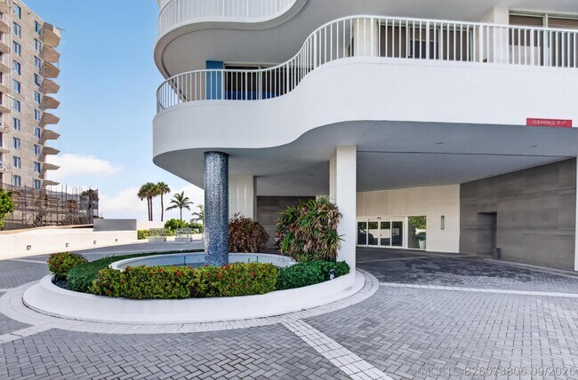 Building Photo - 3211 S Ocean Blvd