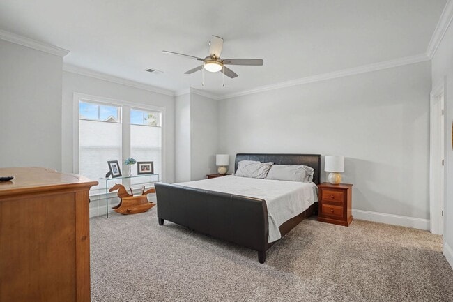 Building Photo - 3 BED | 3.5 BATHS | TWO CAR GARAGE | HERB RIVER | FURNISHED TOWNHOME