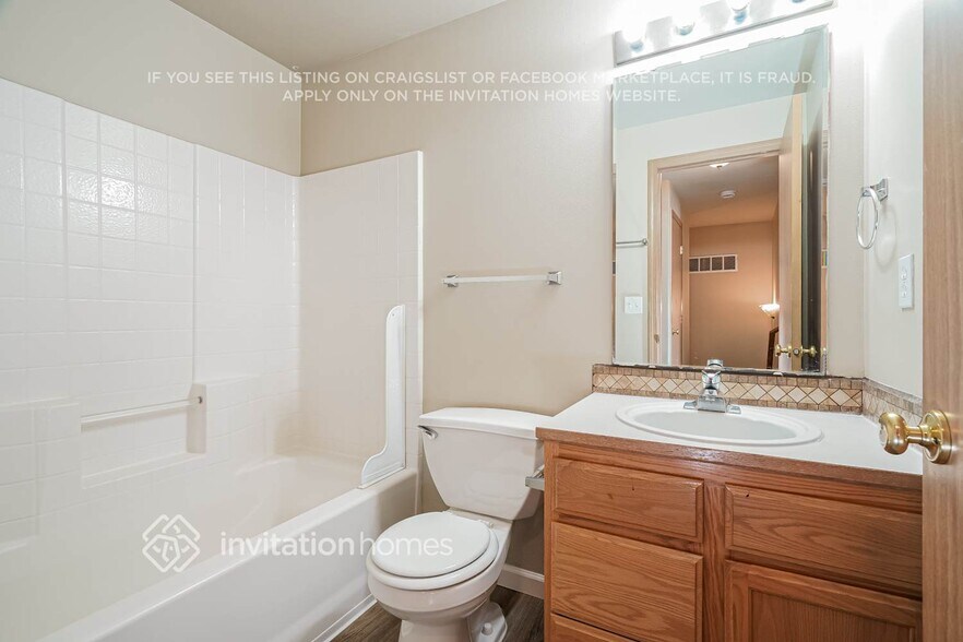 Building Photo - 19318 Valley View Dr