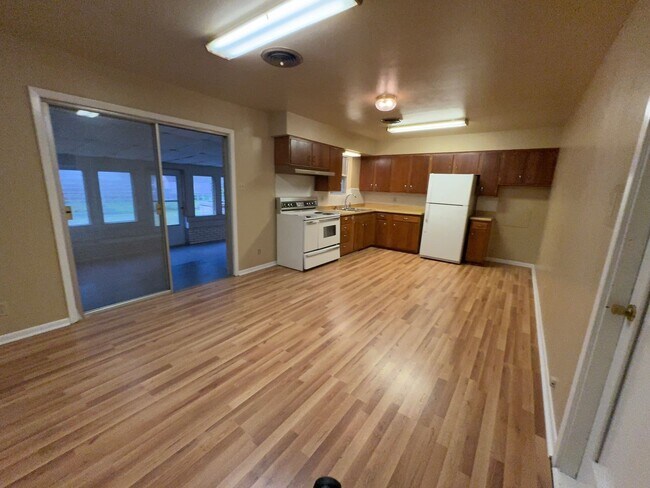Building Photo - 2318 Mary Ln