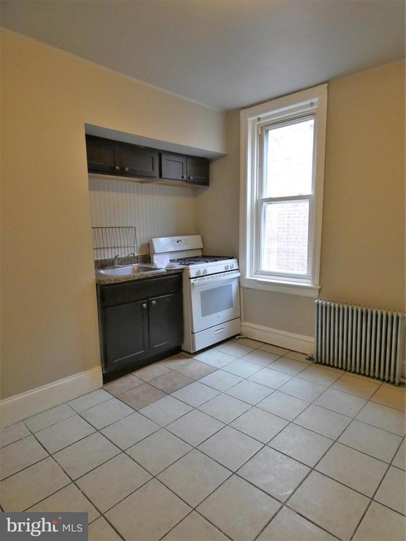 Building Photo - 542 E Woodlawn St