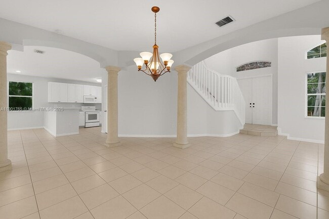 Building Photo - 6425 SW 164th Ave