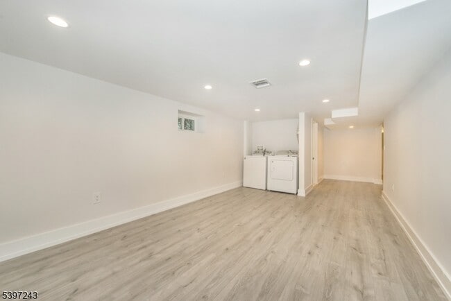 Building Photo - 266 Elmwood Ave