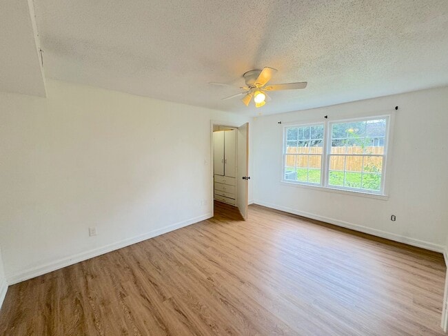 Building Photo - 1406 E 51st St