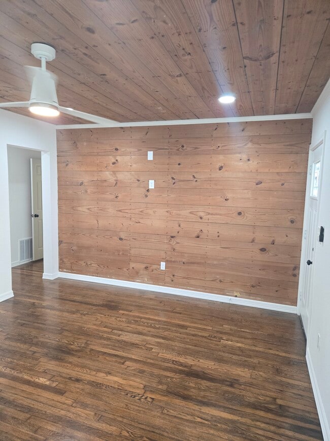 Building Photo - 415 N 23rd St