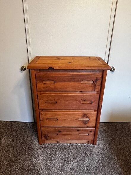 Dresser - 521 Southwest Pky