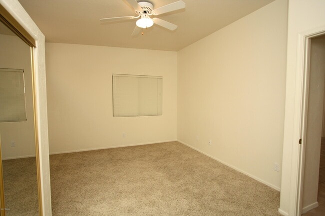 Building Photo - 1260 W Hopbush Way