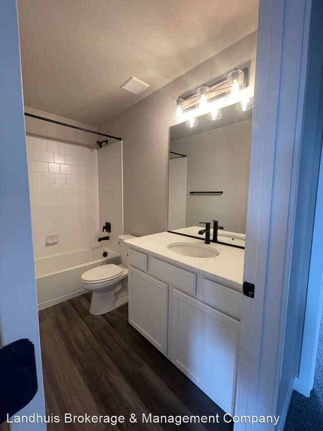 Building Photo - 3 br, 2.5 bath House - 10106 Luneth Dr