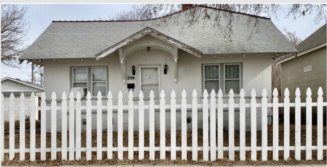 Primary Photo - 244 N Vine St