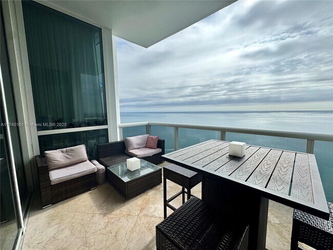 Primary Photo - 18101 Collins Ave