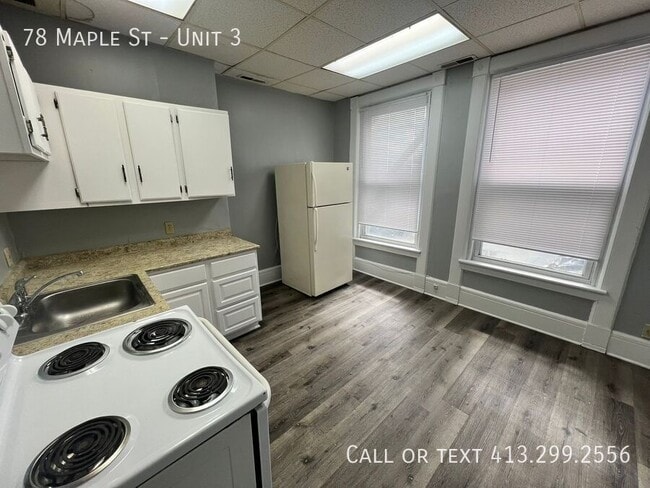 Building Photo - 78 Maple St