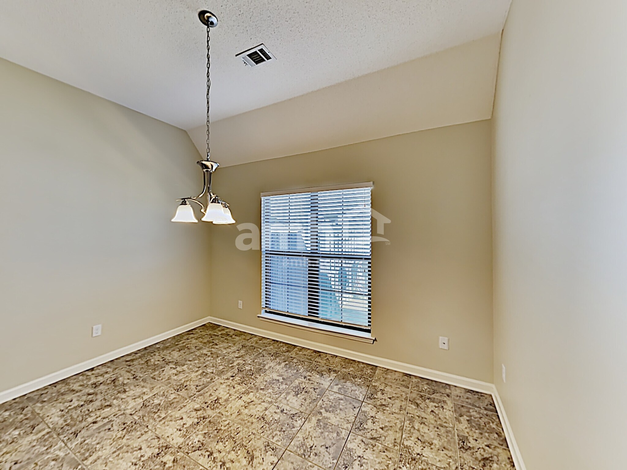 Building Photo - 8716 Nuthatch Ln