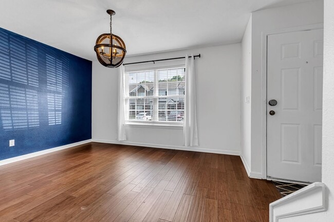 Building Photo - Townhome close to Brentwood and Antioch -A...