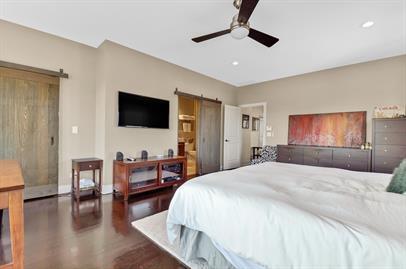 Building Photo - Rare Oversized Fully Furnished 3 Bed / 2.5 Bath 2,800+ SF Duplex with Private 1,000 SF Roof Deck ...