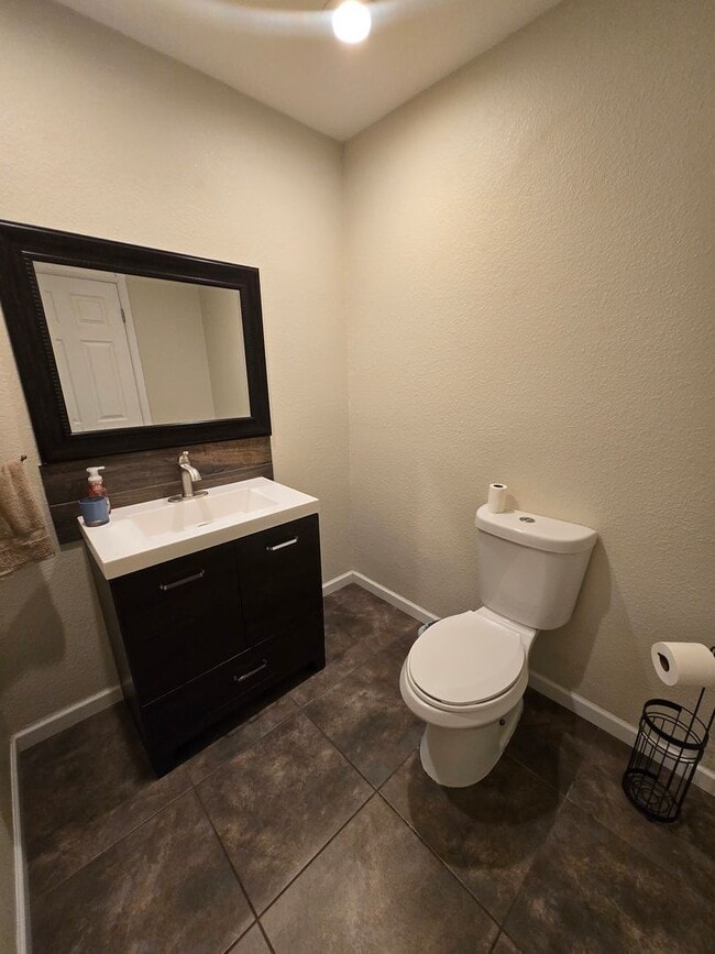 Building Photo - Fully  Furnished FLETC Rental Roswell, NM