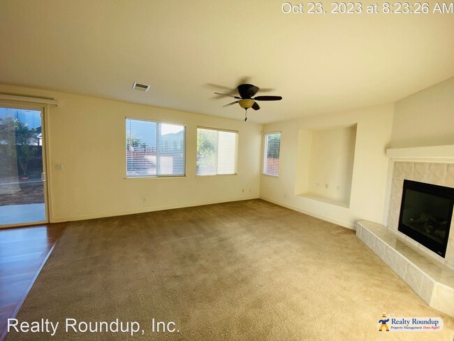 Building Photo - 4 br, 3 bath House - 6230 Ravenna Way