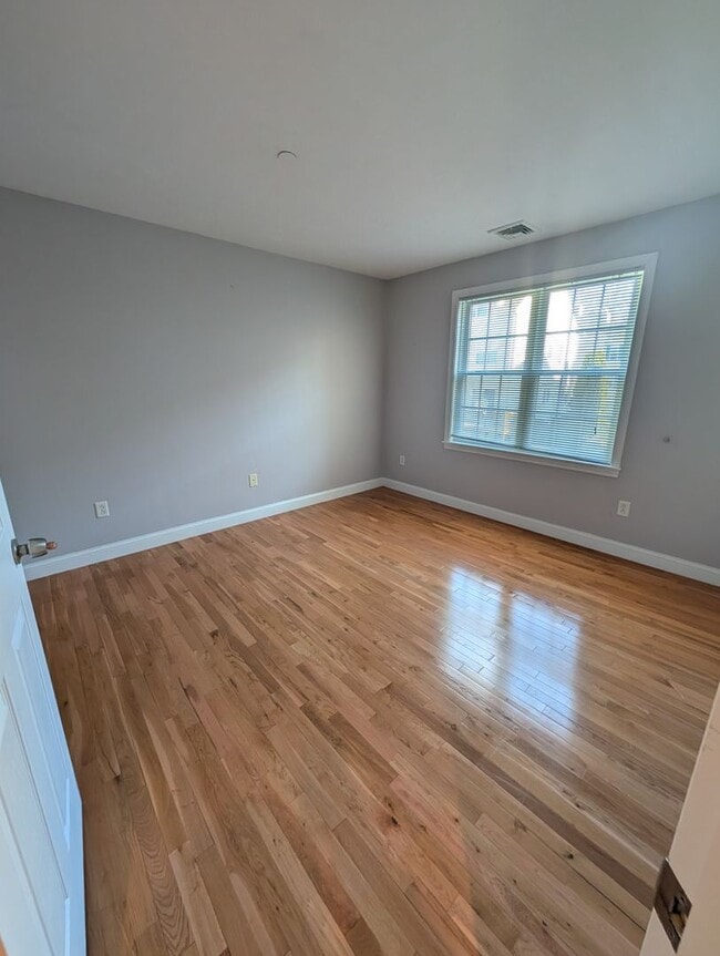 Building Photo - Stunning Lakeside Condo on Lake Quinsigamond – 2 Bed, 2.5 Bath + Garage