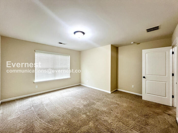 Building Photo - 6057 Abigail Bluffs Dr